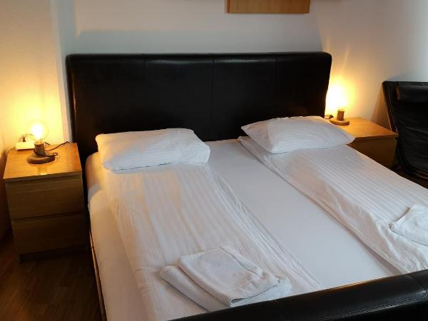 101 Guesthouse Hotel : photo 8 de la chambre chambre familiale avec salle de bains