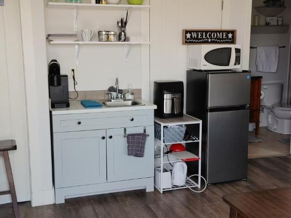 WineDownHere - Lic. 75806 : photo 8 de la chambre chambre lit queen-size deluxe