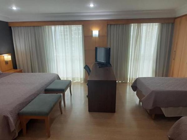 Mediterrâneo Flat - Apart-Hotel : photo 2 de la chambre chambre quadruple de luxe