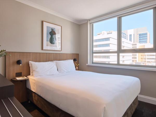 Pensione Hotel Perth : photo 5 de la chambre petite chambre lit queen-size
