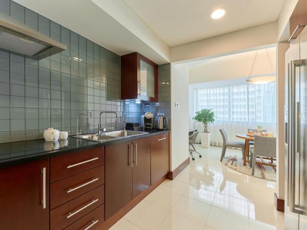 Jumeirah Living World Trade Centre Dubai : photo 3 de la chambre résidence 1 chambre avec bain à remous privé