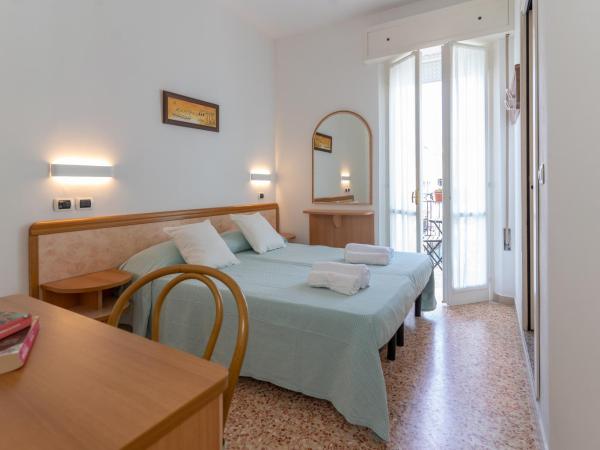 Hotel Greta B&B : photo 2 de la chambre chambre double deluxe avec balcon - vue sur mer