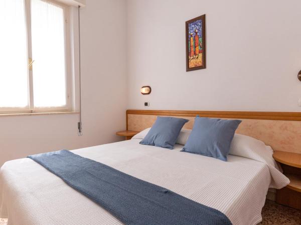 Hotel Greta B&B : photo 5 de la chambre chambre double deluxe avec lit d'appoint