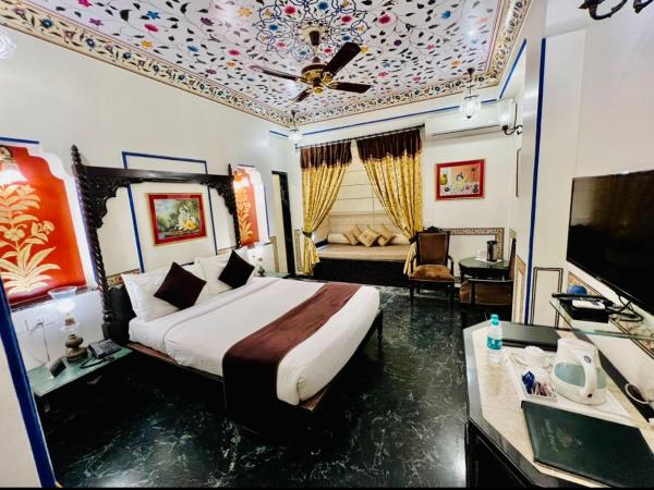 Umaid Mahal - A Heritage Style Boutique Hotel : photo 10 de la chambre royal deluxe with free pick up on arrival only from train or bus station