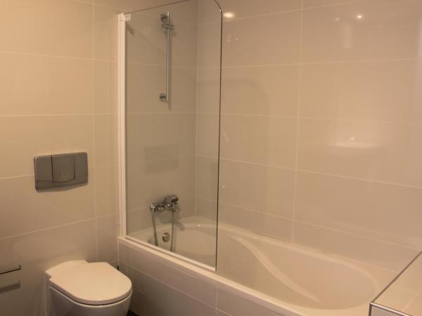 Lazza Hotel : photo 3 de la chambre chambre double avec lit d'appoint