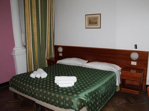 Hotel Villa Bonera : photo 4 de la chambre chambre double ou lits jumeaux avec salle de bains privative externe