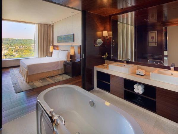 JW Marriott Pune : photo 3 de la chambre executive suite king bed with skyline view