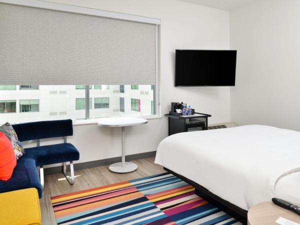 Aloft Charlotte Airport : photo 1 de la chambre chambre lit king-size aloft