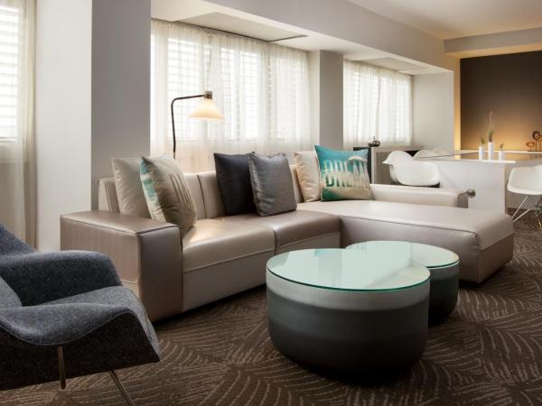 W Los Angeles - West Beverly Hills : photo 3 de la chambre suite 1 chambre lit king-size hospitality wow