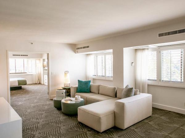 W Los Angeles - West Beverly Hills : photo 4 de la chambre suite 1 chambre lit king-size hospitality wow
