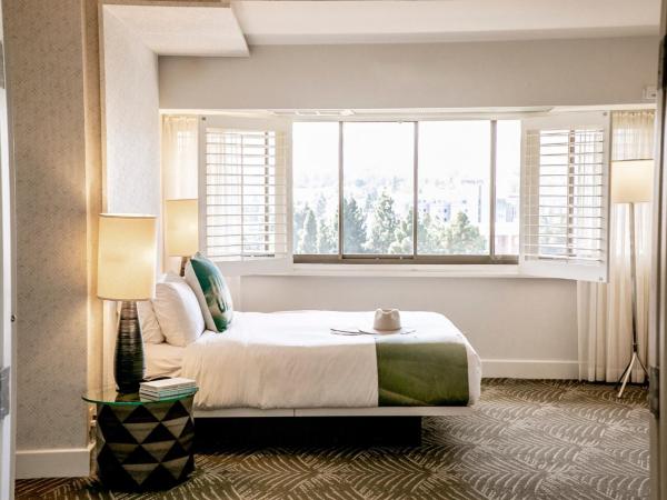 W Los Angeles - West Beverly Hills : photo 5 de la chambre suite 1 chambre lit king-size hospitality wow