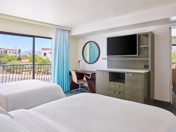 Sheraton Tucson Hotel & Suites : photo 2 de la chambre executive suite with two double with sofa bed - corner room