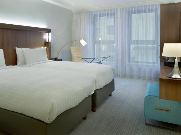 Courtyard by Marriott Brussels EU : photo 2 de la chambre chambre lits jumeaux standard