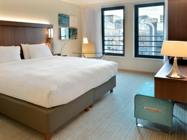 Courtyard by Marriott Brussels EU : photo 1 de la chambre chambre lit king-size standard