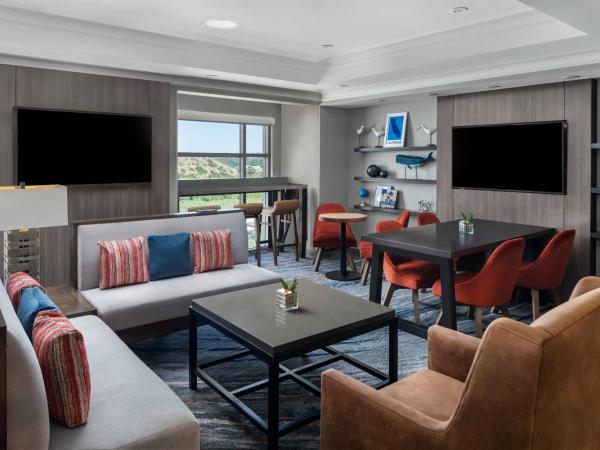 San Diego Marriott Del Mar : photo 6 de la chambre chambre lit king-size (accès au salon concierge)