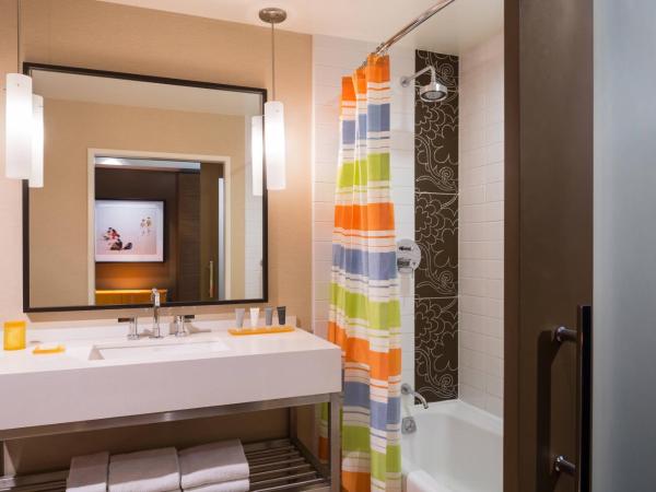 JW Marriott Los Angeles L.A. LIVE : photo 4 de la chambre hébergement lit queen-size deluxe - vue sur ville