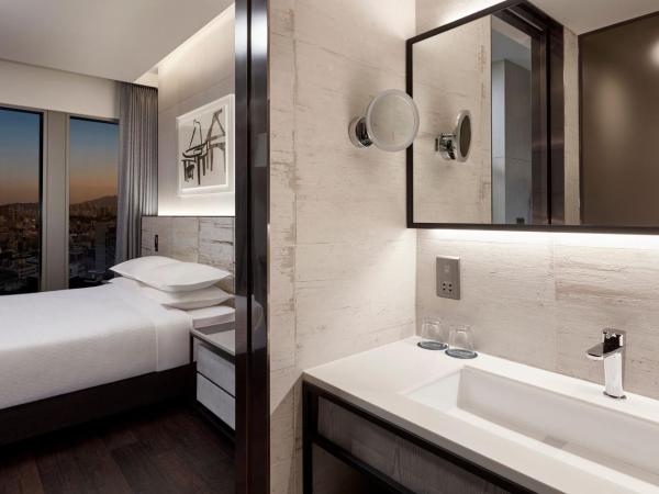 Four Points by Sheraton Seoul Gangnam : photo 7 de la chambre chambre double standard avec 1 lit queen-size - vue sur ville