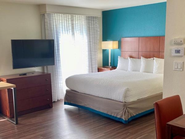 Residence Inn by Marriott Sacramento Airport Natomas : photo 1 de la chambre studio lit queen-size avec canapé-lit