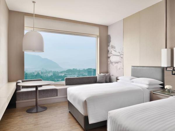 Kathmandu Marriott Hotel : photo 1 de la chambre chambre club 2 lits doubles avec accès au salon club – vue sur montagne