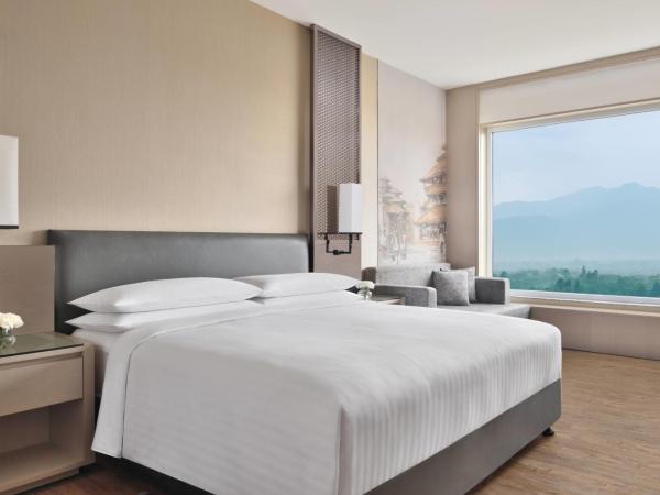 Kathmandu Marriott Hotel : photo 1 de la chambre chambre club 1 lit king-size avec accès au salon club – vue sur montagne