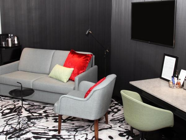 Clarion Collection Hotel Katajanokka : photo 3 de la chambre suite junior 1 lit king-size - vue sur cour