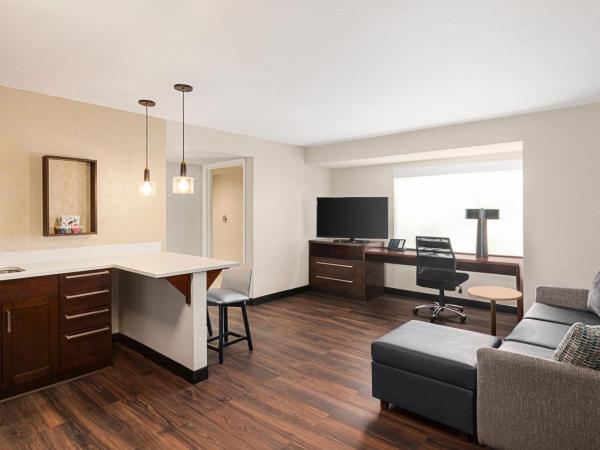 Residence Inn Denver Cherry Creek : photo 4 de la chambre suite 1 chambre lit king-size avec canapé-lit