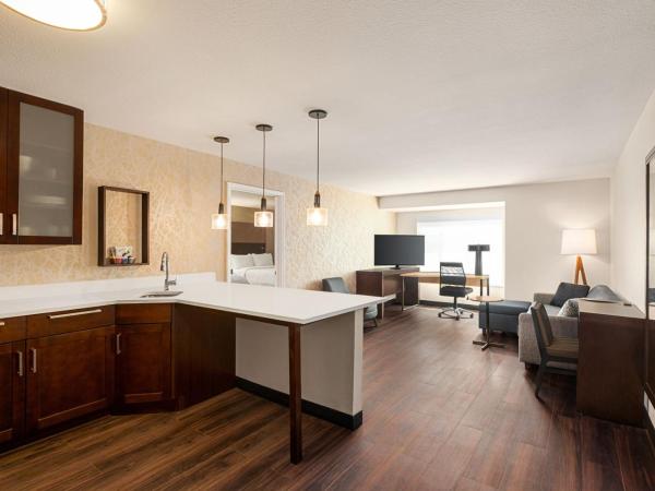 Residence Inn Denver Cherry Creek : photo 2 de la chambre suite 1 chambre lit queen-size avec canapé-lit