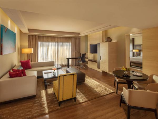 JW Marriott Mumbai Juhu : photo 4 de la chambre 	 royal beach suite, executive lounge access, 1 king