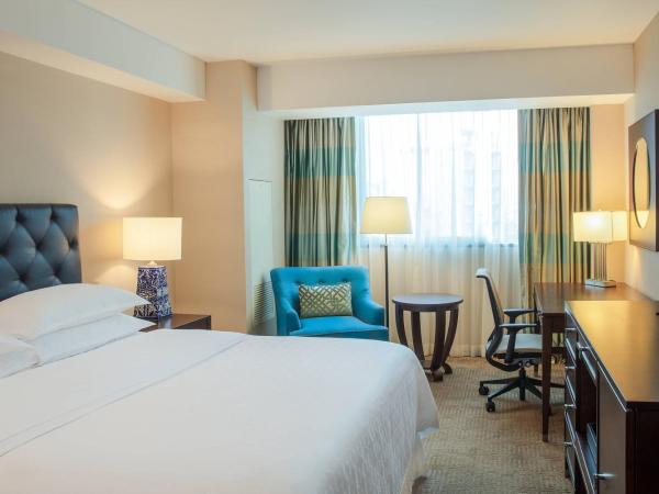 Sheraton Mexico City Maria Isabel : photo 2 de la chambre suite d'angle 1 chambre lit king-size avec accès au salon club