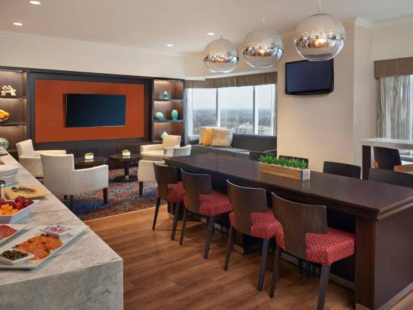 Delta Hotels by Marriott London Armouries : photo 4 de la chambre chambre lit king-size club
