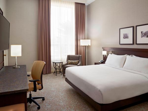 Delta Hotels by Marriott London Armouries : photo 2 de la chambre chambre lit king-size