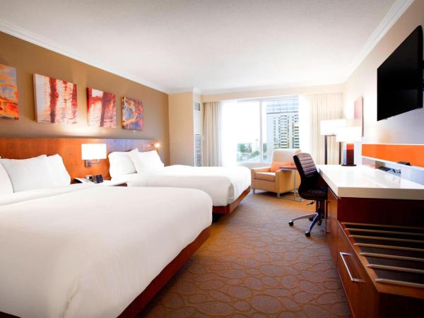 Delta Hotels by Marriott London Armouries : photo 2 de la chambre chambre avec 2 grands lits queen-size 
