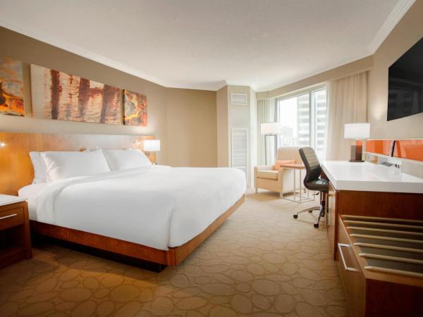 Delta Hotels by Marriott London Armouries : photo 1 de la chambre chambre d'angle lit king-size