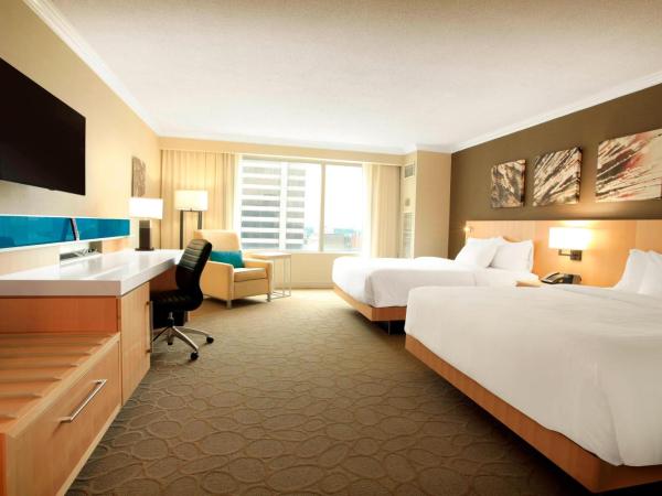 Delta Hotels by Marriott London Armouries : photo 1 de la chambre chambre lit queen-size premier