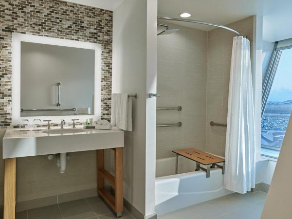 The Westin Denver International Airport : photo 6 de la chambre chambre deluxe avec 2 lits queen-size