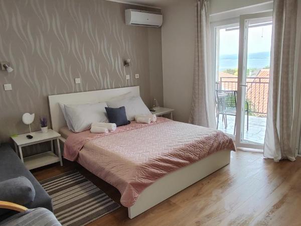 Bicanic Apartments and Rooms : photo 7 de la chambre chambre double avec balcon - vue sur mer