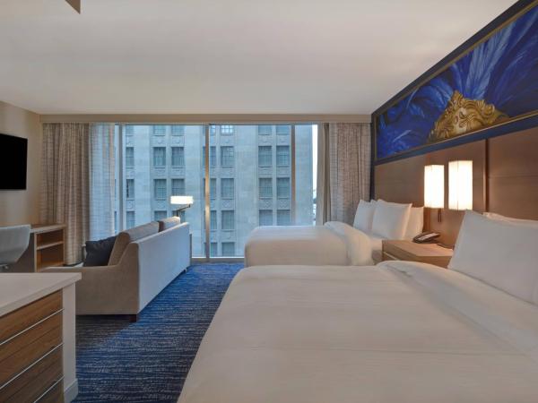 Residence Inn by Marriott New Orleans French Quarter Area/Cen B : photo 2 de la chambre studio d’angle plus spacieux avec 2 lits queen-size - vue sur ville