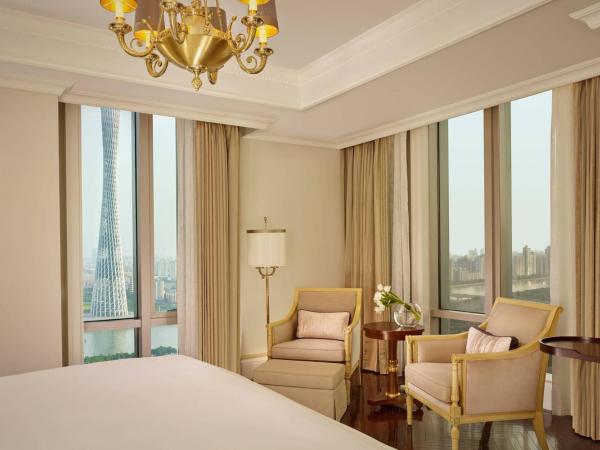The Ritz-Carlton, Guangzhou : photo 1 de la chambre suite carlton - vue sur rivière et tour de canton