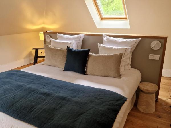 Au Moulin Saint Nicol - Honfleur : photo 1 de la chambre chambre 4 : chambre triple deluxe climatisée avec baignoire