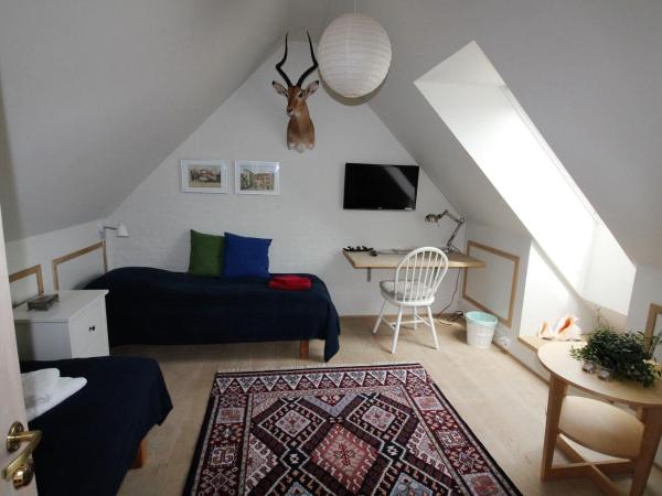 Odense City B&B : photo 6 de la chambre chambre lits jumeaux avec salle de bains commune