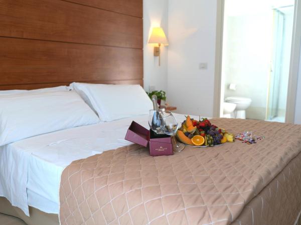 Hotel Villa del Parco : photo 6 de la chambre chambre double avec balcon - vue sur mer