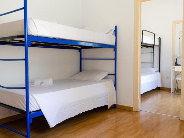 The Pocket Pillow House : photo 1 de la chambre chambre quadruple avec salle de bains commune