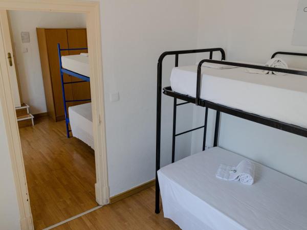 The Pocket Pillow House : photo 2 de la chambre chambre quadruple avec salle de bains commune