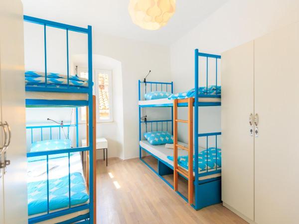 City Walls Hostel : photo 2 de la chambre lit dans dortoir mixte de 6 lits