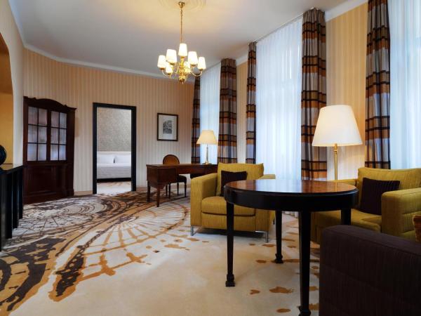 Le Méridien Grand Hotel Nürnberg : photo 1 de la chambre suite exécutive, 1 lit king-size