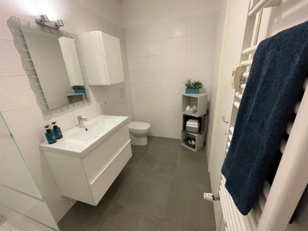 Silvia & Simone's House : photo 7 de la chambre chambre double avec salle de bains privative