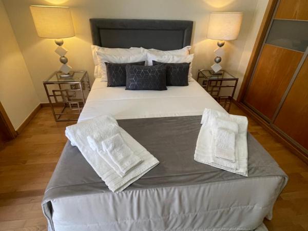 Sunny, The House - AL : photo 2 de la chambre chambre lit queen-size avec balcon