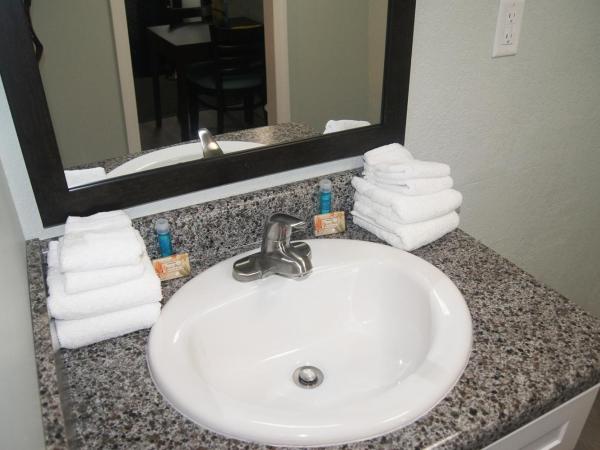 Ocean Plaza Motel : photo 5 de la chambre non-oceanfront double queen with kitchen