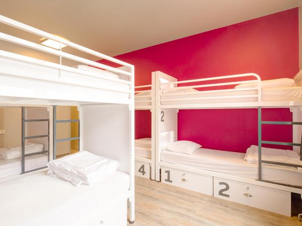 Generator Berlin Mitte : photo 2 de la chambre lit dans dortoir mixte de 8 lits avec salle de bains privative