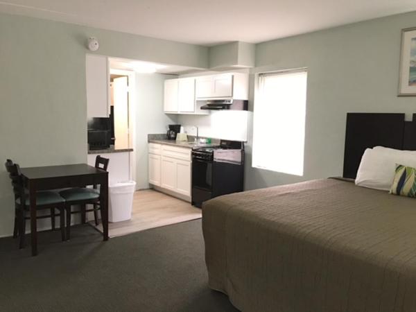 Ocean Plaza Motel : photo 1 de la chambre non-oceanfront king room with kitchen 